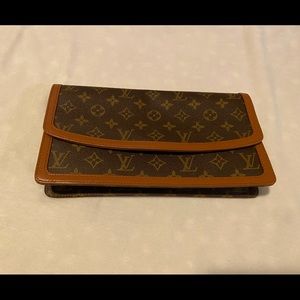 🚫SOLD🚫 Vintage LV Dame Pochette Monogram Canvas